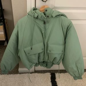 NWT Urban outfitters oversized cropped green puffer jacket